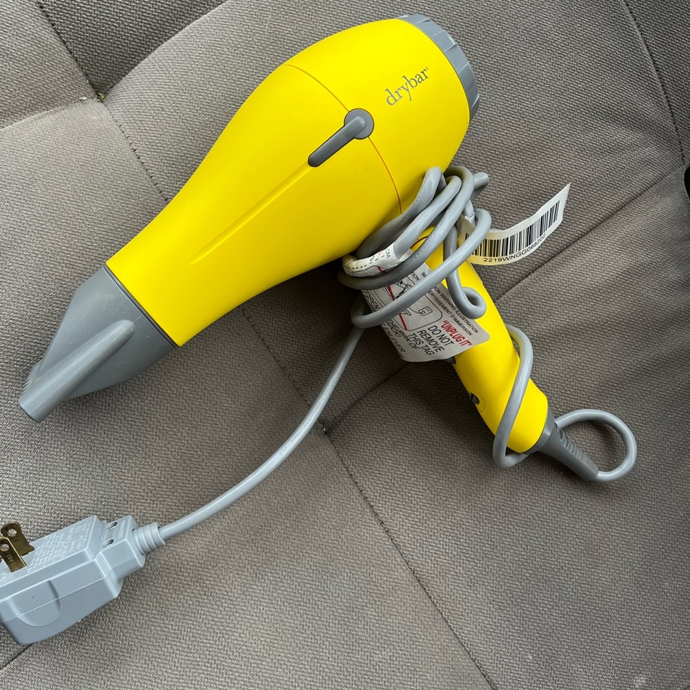 Like new travel blow dryer *Drybar baby buttercup